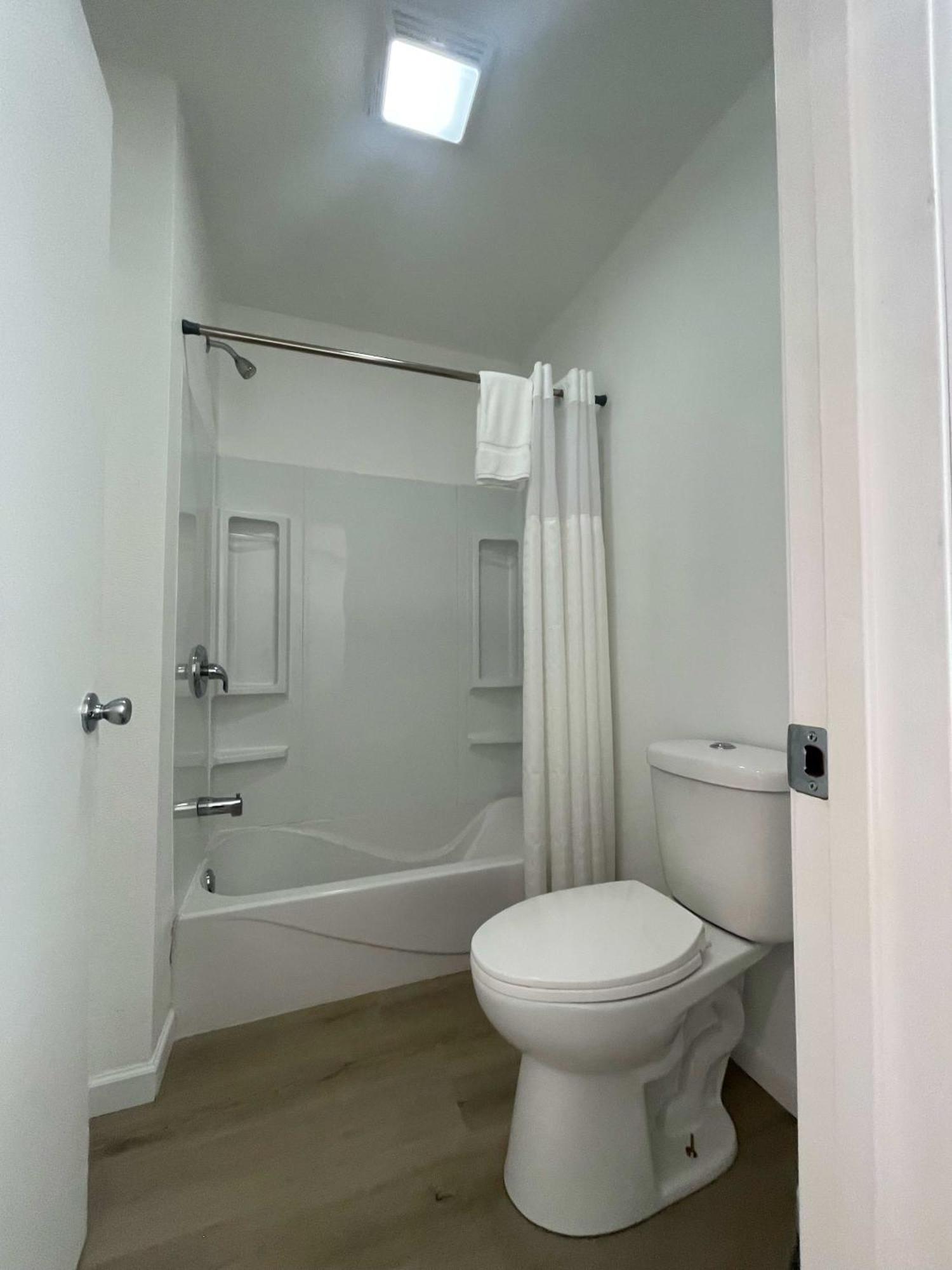 Lake City Single King Room מראה חיצוני תמונה